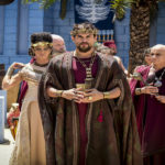 Rei Ibbi-Sim em seu cortejo na trama de Gênesis (Foto: Blad Meneghel/Divulgação/TV Record)