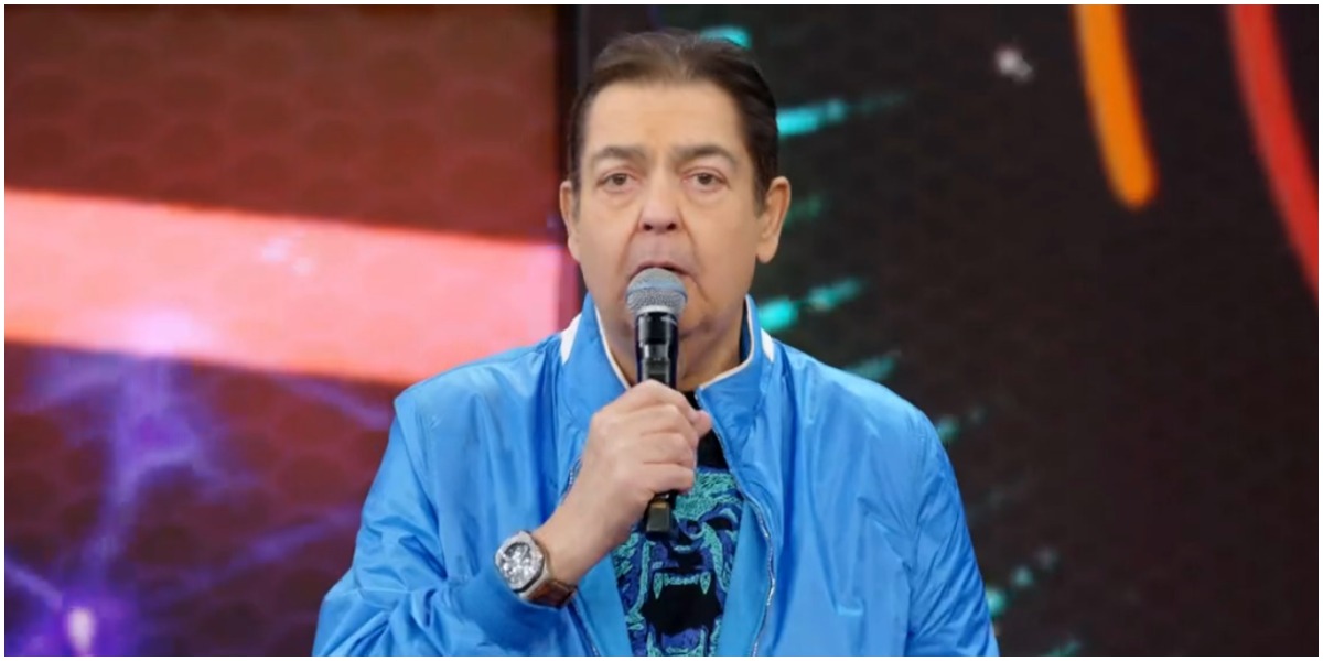 Faustão abriu o programa com anúncio - Foto: Reprodução