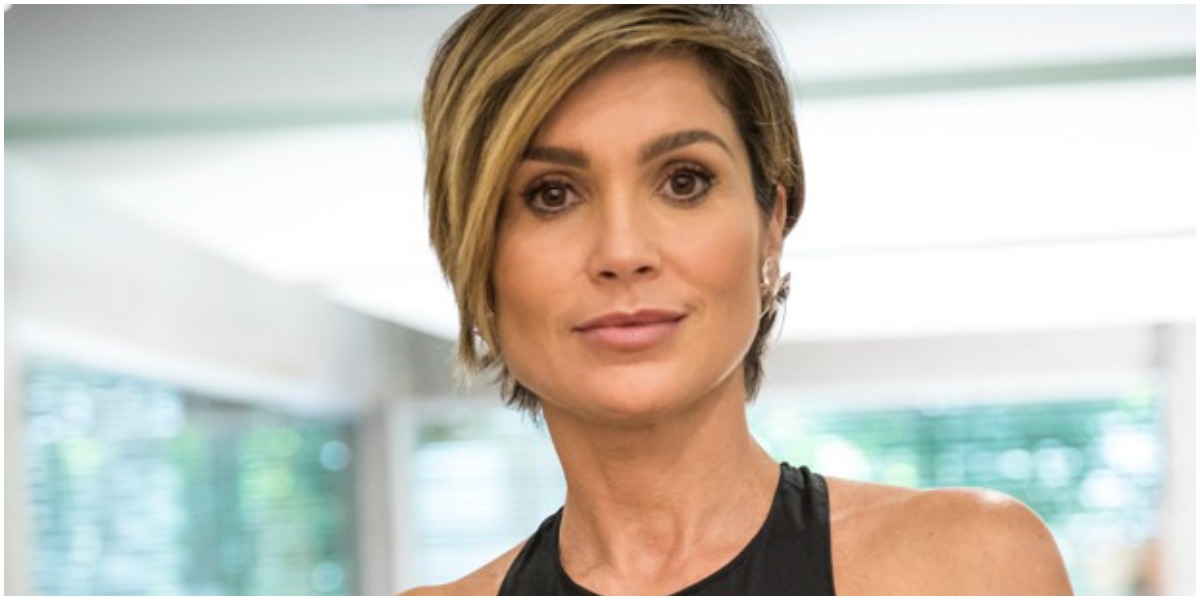 Flávia Alessandra apareceu com uma combição perfeita seu visual ousado e uma produção artística