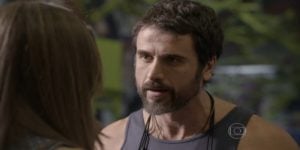 Gael não quer falar sobre seu passado na trama de Malhação (Foto: Reprodução/Globo)