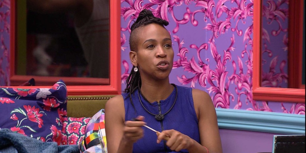 Karol Conká muda suas atitudes com Lucas no BBB21 (Foto: Reprodução)