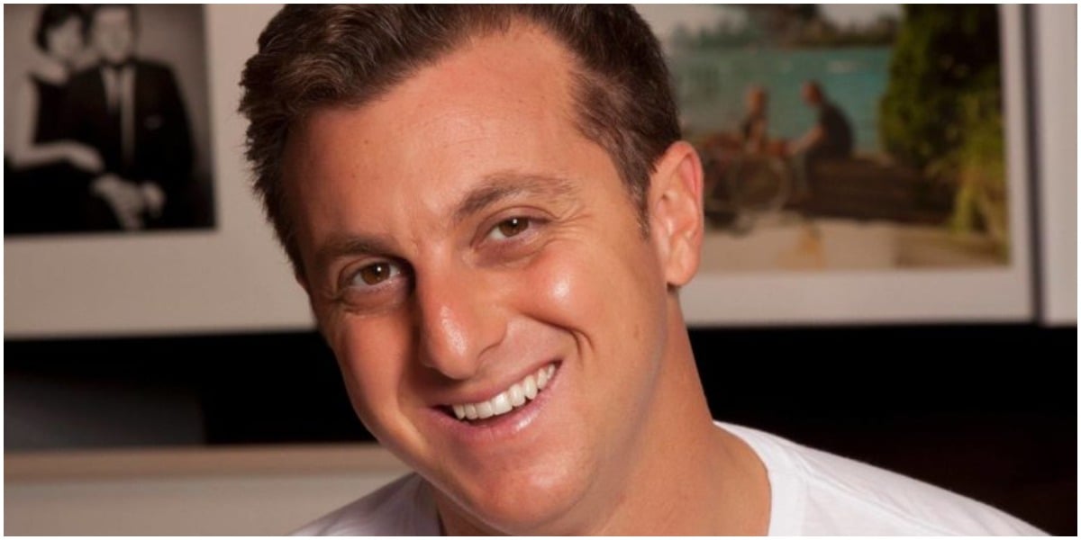 Luciano Huck se solidariza e ajuda participante do BBB21