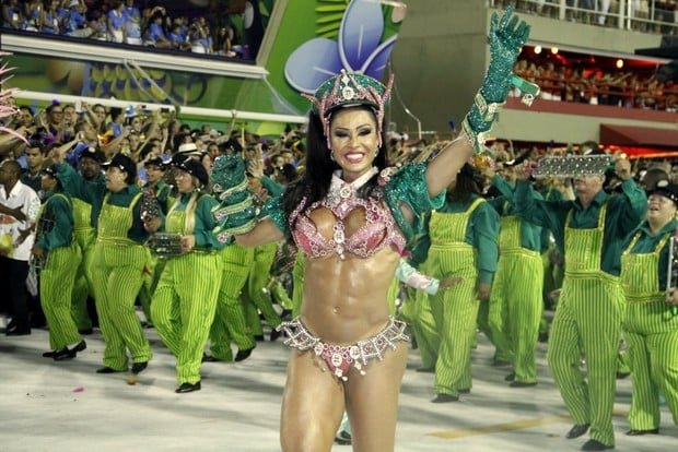 Gracyanne como Rainha de Bateria da Mangueira (Foto: Reprodução)