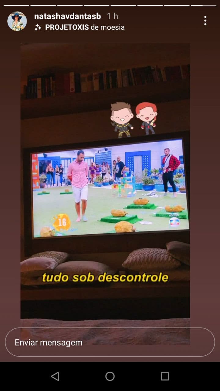 Natasha Dantas divulga o que estava fazendo (Foto: Reprodução / Instagram)