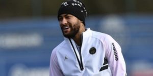 Neymar usou as redes sociais para desmentir que estava em aplicativo de pegação (Foto: Reprodução)