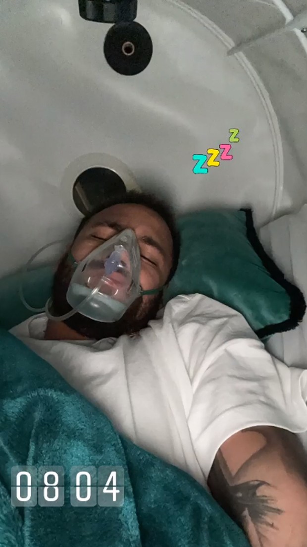 Neymar no oxigênio (Foto: Reprodução)