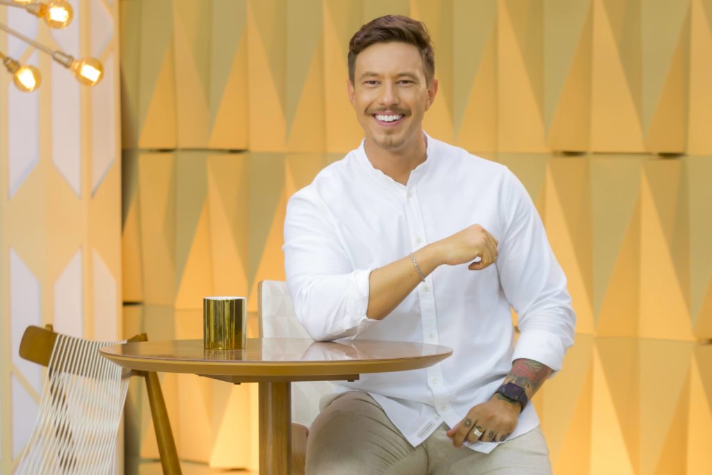 Gabriel Cartolano no “Vem Pra Cá” (Foto: Gabriel Cardoso/SBT)