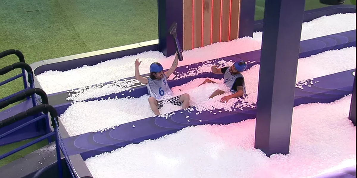 Fiuk e Rodolffo comemorando vitória na prova do líder (Foto: Reprodução)