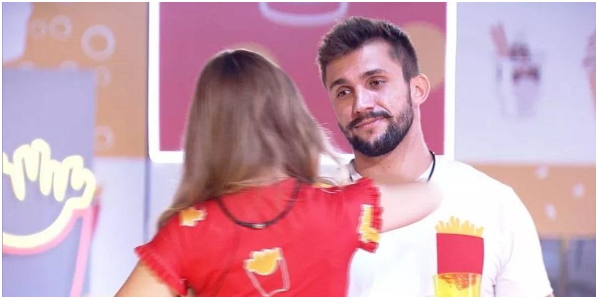 Carla Diaz questionou Arthur sobre um comentário que ele fez a Gilberto