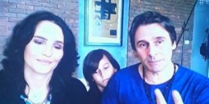 Filho de Murilo Rosa invade entrevista no É de Casa (foto: Reprodução)