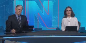 Renata Vasconcellos e William Bonner na bancada do Jornal Nacional, o noticiário com a maior audiência da televisão brasileira (Foto: Reprodução / TV Globo)