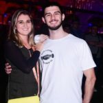 Vinicius Bonemer, o filho de William Bonner e Fátima Bernardes, junto com a namorada, a jovem Thalita Martins (Foto: Reprodução / AgNews)