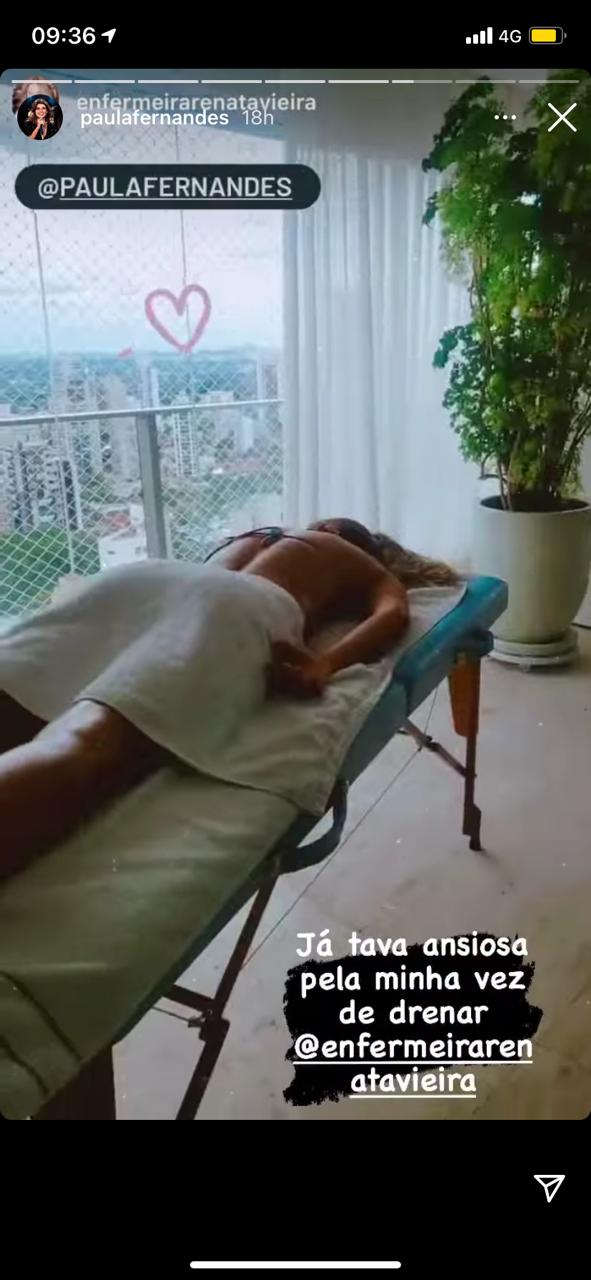 Paula Fernandes surge deitada em momento íntimo e relaxante (Reprodução) 