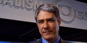 William Bonner leu um comunicado da emissora sobre o fechamento do estúdio de dramaturgia (Foto: Reprodução / TV Globo)