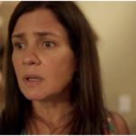 Thelma virá com novas armações na novela Amor de Mãe - (Foto: Reprodução)