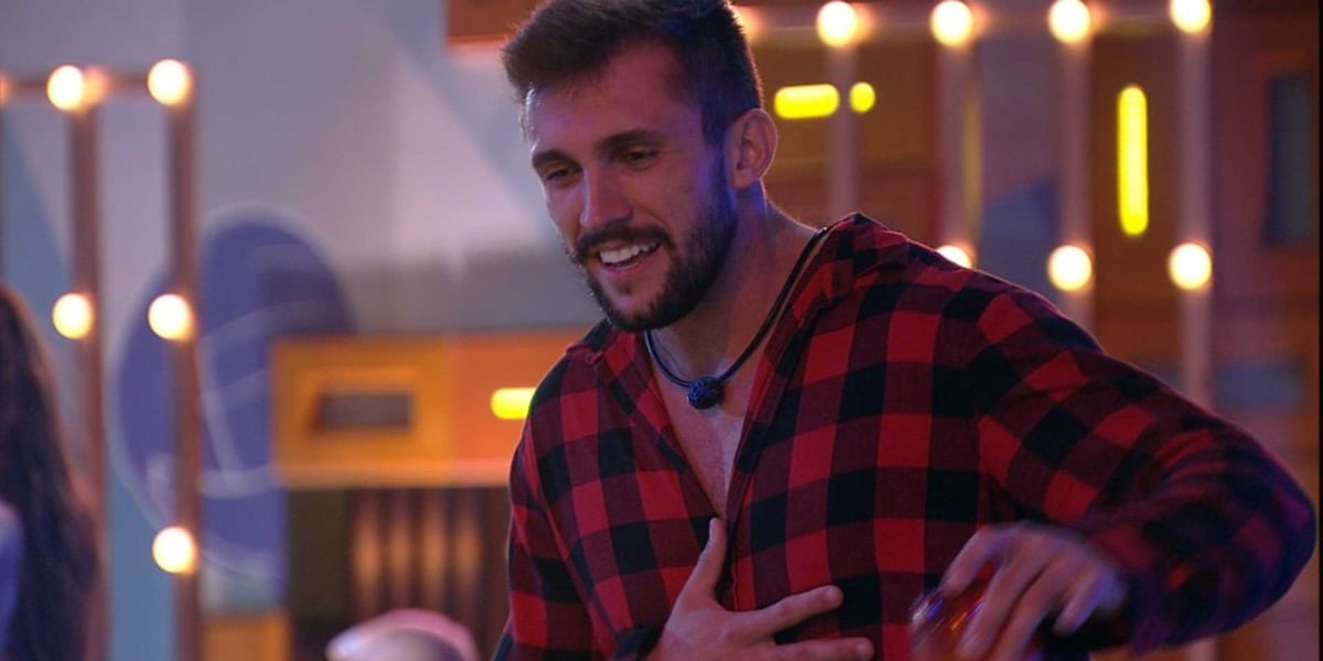 Arthur revela amor no BBB21 (Foto: Reprodução)