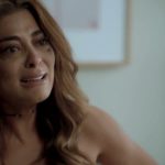 Bibi (Juliana Paes) fica até desnorteada com a notícia vinda de Caio (Rodrigo Lombardi) em A Força do Querer (Foto: Reprodução/Globo)