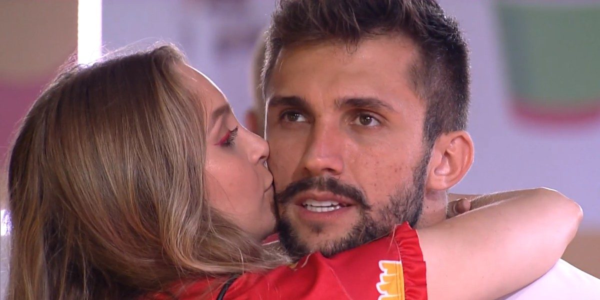 Carla Diaz fez piada com Arthur e Projota n BBB21 (Foto: Reprodução)