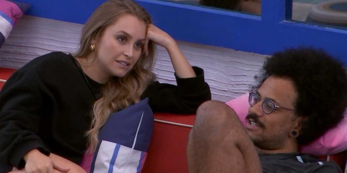 Carla Diaz conversando com João no BBB21 (Foto: Reprodução)