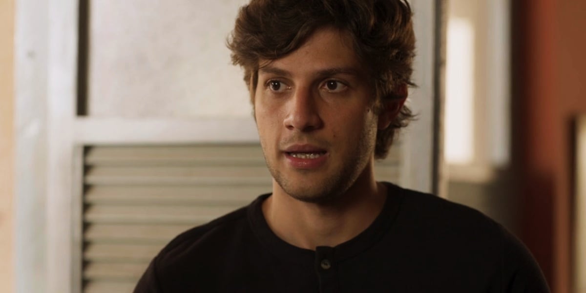 Chay Suede como Danilo na novela "Amor de Mãe" (Foto: Reprodução/Globo)