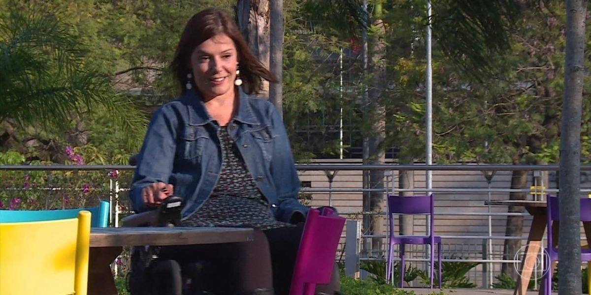 Flávia Cintra é repórter do "Fantástico" (Foto: Reprodução/TV Globo)