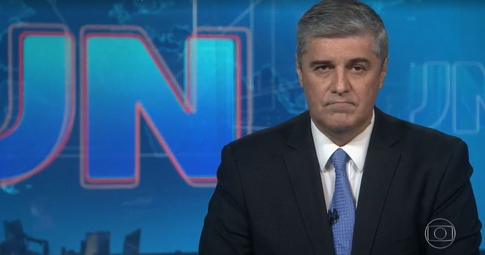 Flávio Fachel em rápido boletim do "Jornal Nacional" (Foto: Reprodução/TV Globo)