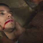 Harã (Ricky Tavares) morto na novela Gênesis (Foto: Divulgação/Record TV)