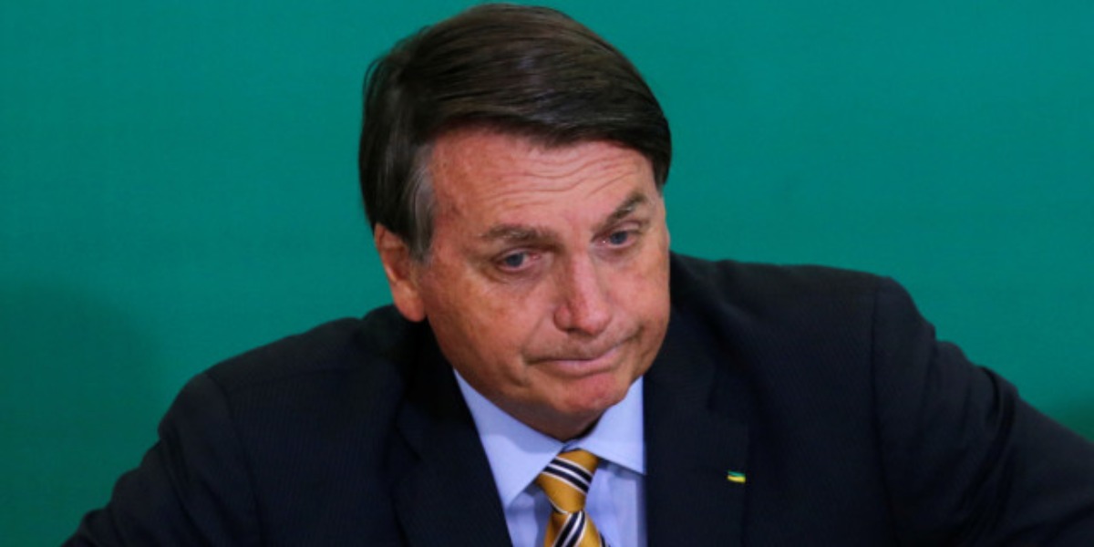 Jornalista confirma ao vivo que Jair Bolsonaro está sendo enterrado e erro brutal gera terror em apoiadores