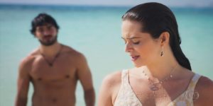 Luna (Juliana Paiva) e Juan (José Condessa) em cena de Salve-se Quem Puder (Foto: Reprodução/Globo)