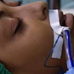 Rita (Juliana Paes) entra em trabalho de parto na novela Vale a Pena Ver de Novo (Foto: Reprodução/Globo)