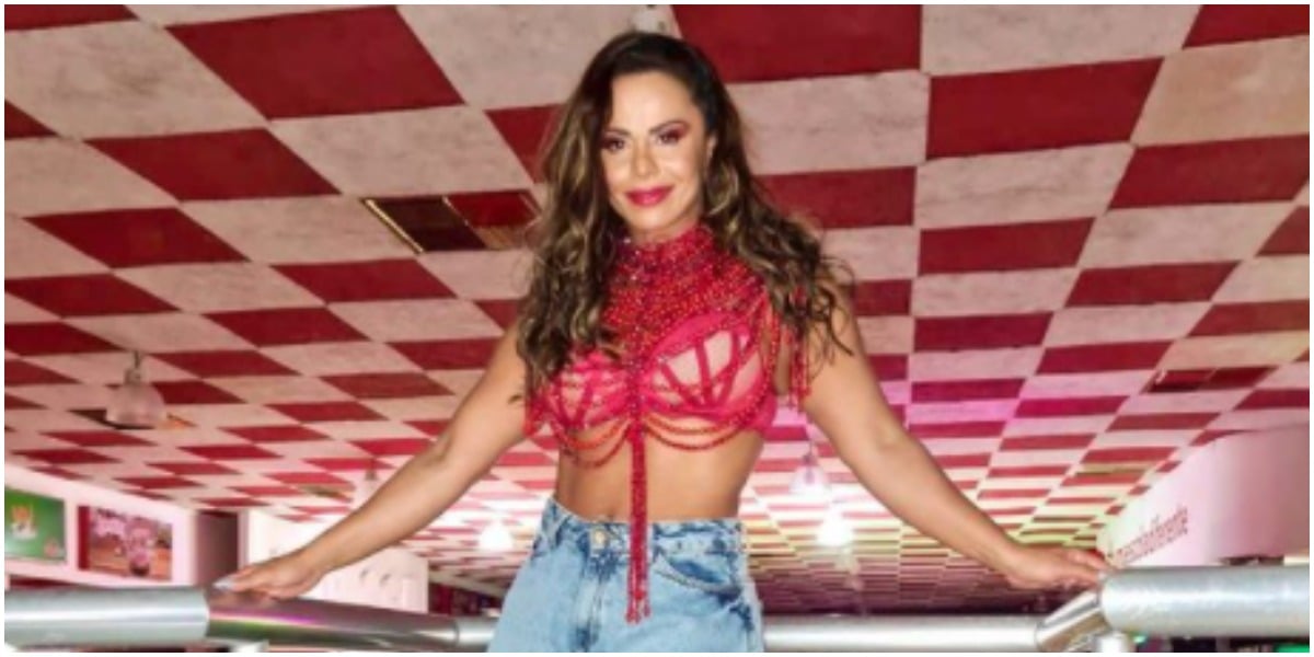 Viviane Araújo posou com micro biquíni nas redes sociais e fez reflexão (Foto: Reprodução)