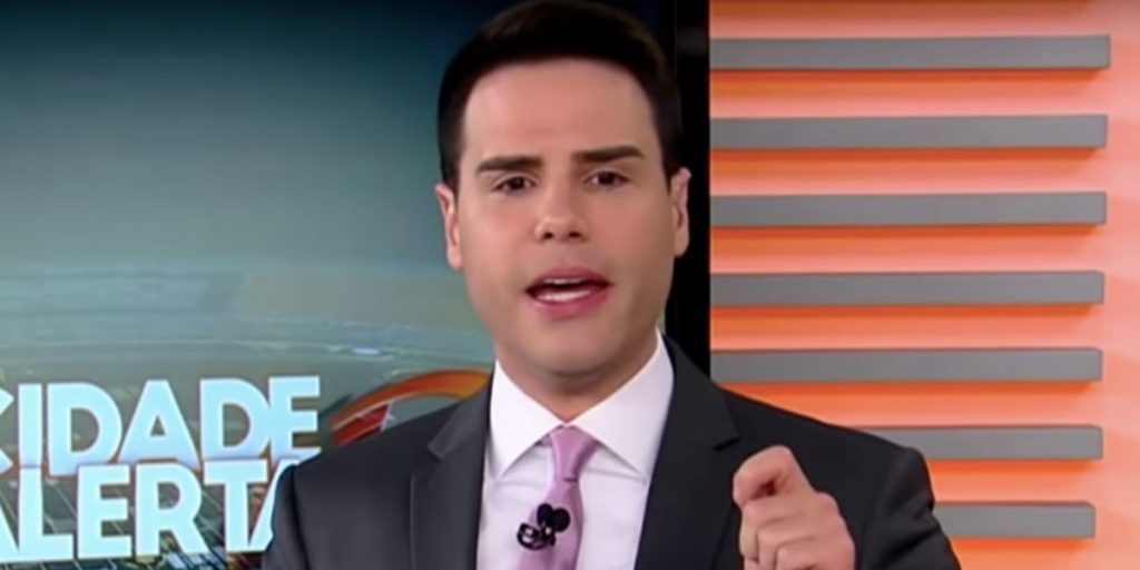 Luiz Bacci invade às pressas e confirma notícia violenta de famosa: "Boca roxa e olhos revirando" Luiz Bacci invade às pressas e confirma notícia violenta de famosa: "Boca roxa e olhos revirando"