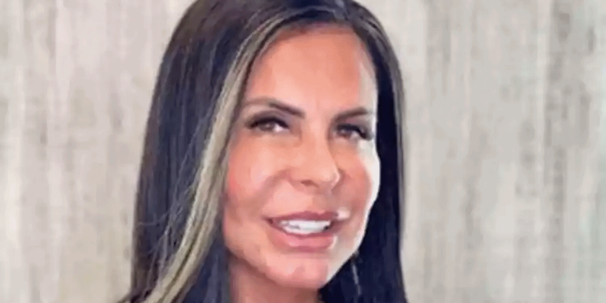 Gretchen surgiu com calcinha atolada em piscina e chamou atenção de todos (Foto: Reprodução)