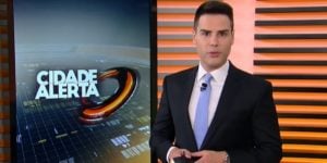 Luiz Bacci se revoltou ao falar sobre a morte do menino Henry Borel, de apenas 4 anos de idade (Foto: Reprodução / Record)