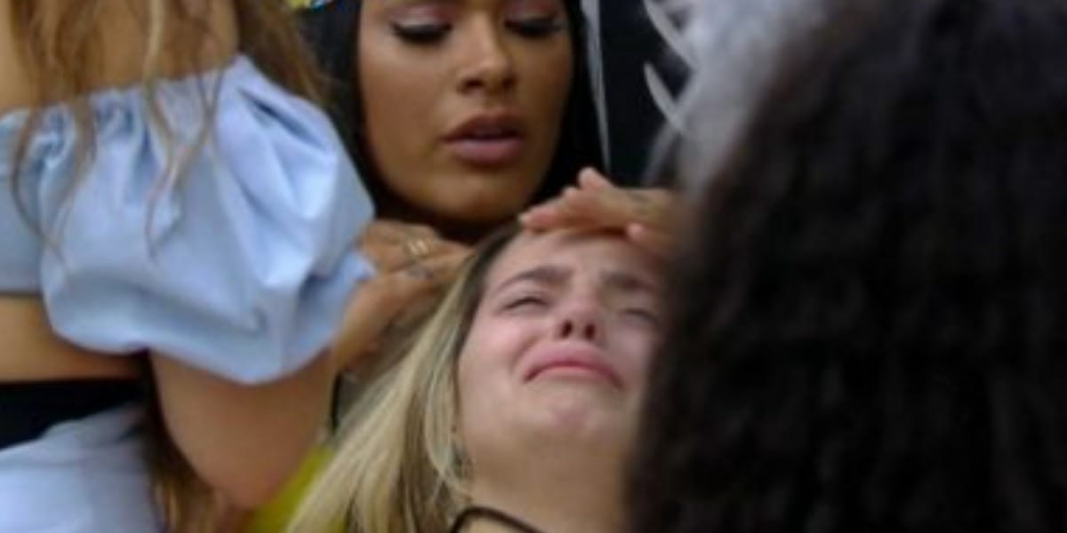 BBB21: Desesperada, Viih Tube chora descontroladamente com medo de eliminação