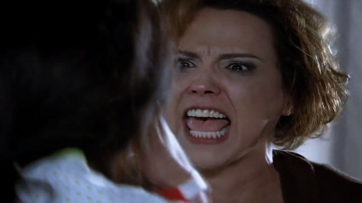 Eva grita em cena da novela A Vida da Gente
