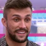 Arthur tem intimidade exposta por famosa (Foto: Reprodução)