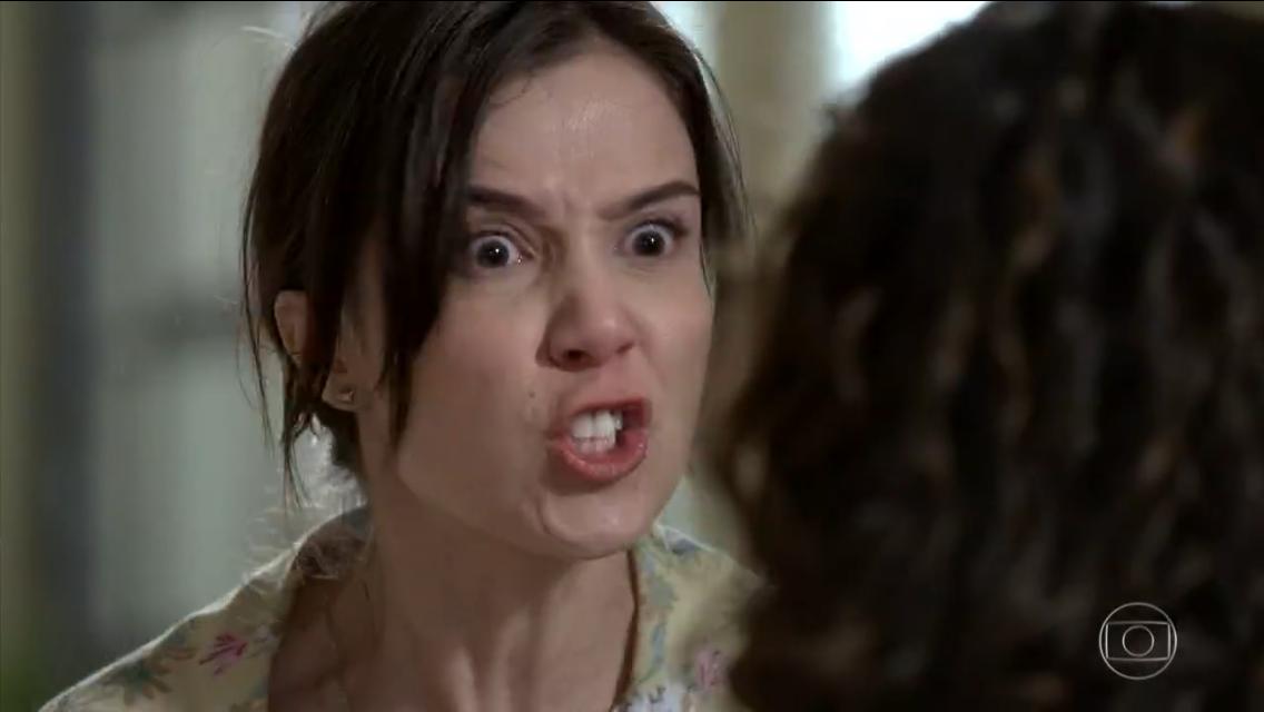 Cora (Marjorie Estiano) teve um surto com a irmã Elaine (Vanessa Giácomo) em Império