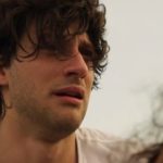 Danilo (Chay Suede) descobre toda a verdade sobre sua vida em Amor de Mãe (Foto: Reprodução/Globo)
