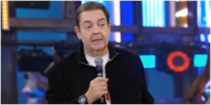 Faustão escancara caso gay de famoso casado ao vivo e deixa convidado sem chão: “Vamos deixar”