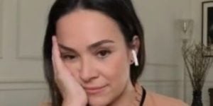 Gabriela Duarte mostra indignação após ver cena da mãe com Bolsonaro (Foto: Reprodução)