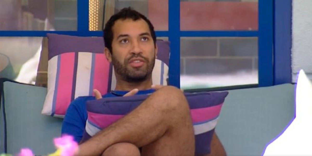 Gilberto briga feio com Caio no BBB21 (Foto: Reprodução)