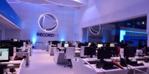 Record se envolve em escândalo, igreja católica é envolvida e barraco estoura: “Lixo”