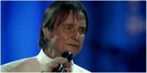 Roberto Carlos surge abatido em foto e público fica preocupado: “Terminou relacionamento de anos”