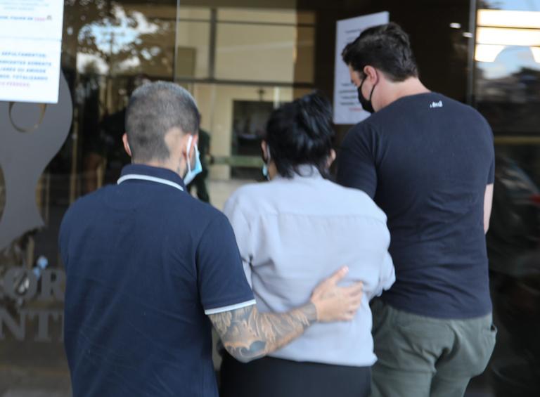 Yudi chega ao velório do pai, que faleceu após complicações da Covid-19 - (Foto: Claudio Vitor Vaz/Francisco Cepeda/AgNews) Yudi chega ao velório do pai, que faleceu após complicações da Covid-19 - (Foto: Claudio Vitor Vaz/Francisco Cepeda/AgNews)