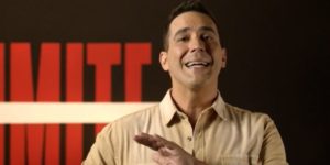 André Marques continua sendo o apresentador de No Limite na Globo (Foto: Reprodução)