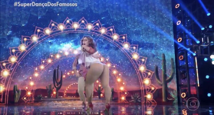Bumbum de Paolla Oliveira arrancou elogios dos telespectadores do Domingão do Faustão (Foto: Reprodução) Bumbum de Paolla Oliveira arrancou elogios dos telespectadores do Domingão do Faustão (Foto: Reprodução)