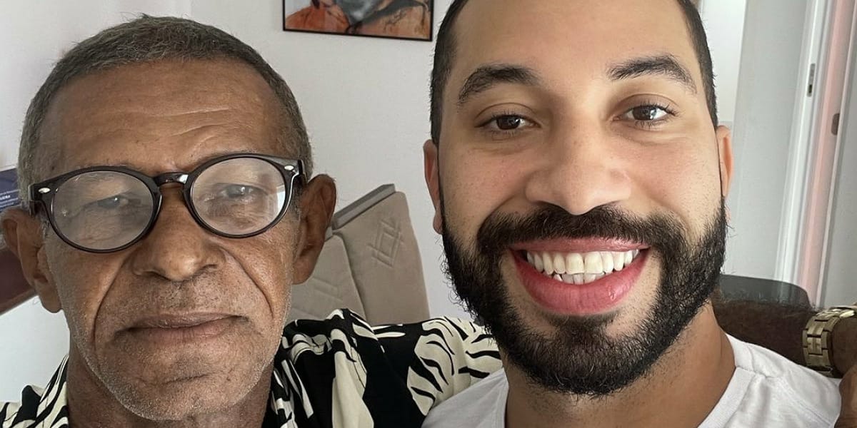 Gil reencontra o pai após 15 anos (Foto: Reprodução)