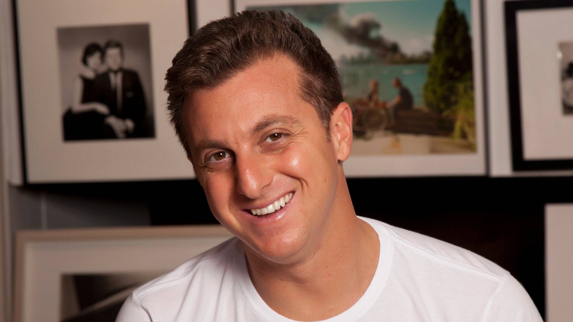 Luciano Huck toma decisão arriscada