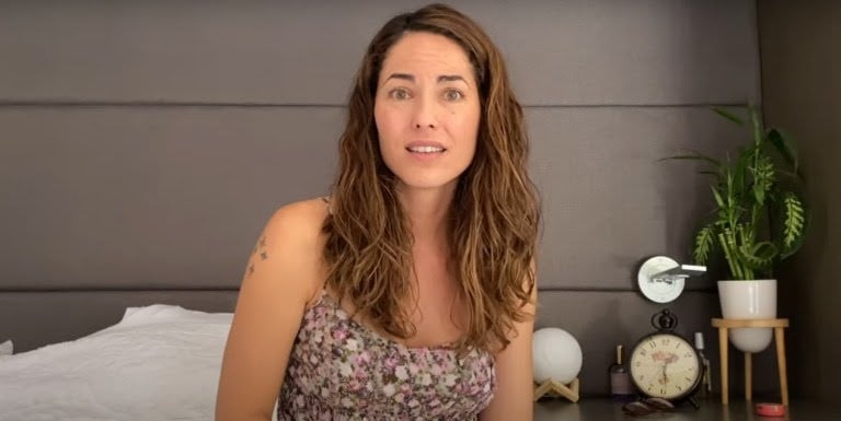 Bárbara Mori, que brilhou na tela do SBT, atualmente (Foto: Reprodução/YouTube)